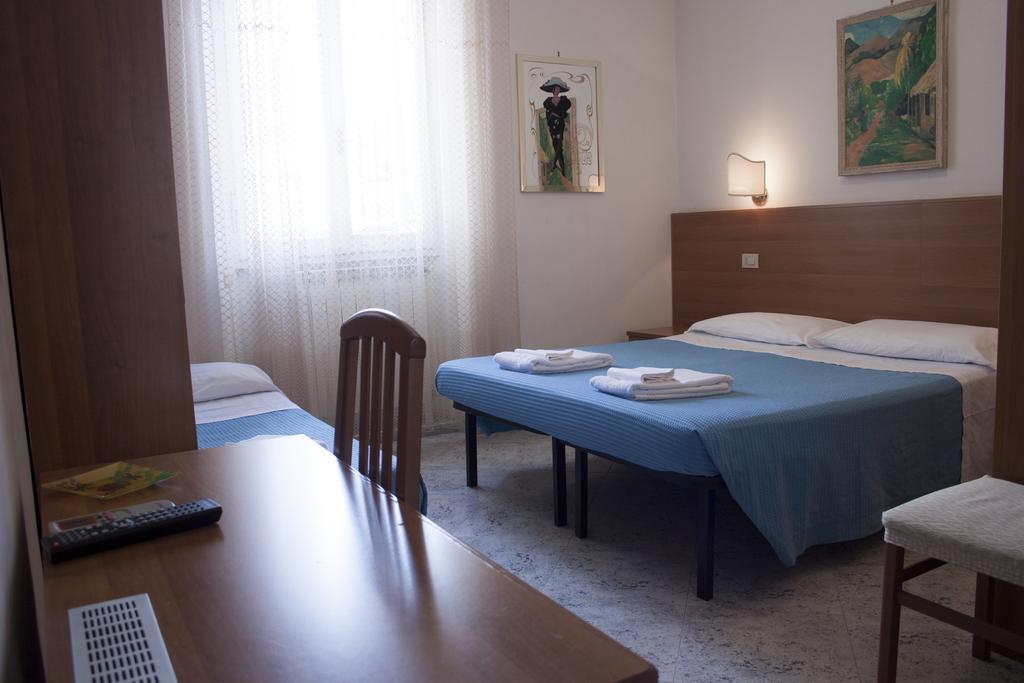 Hotel Art Mary Rom Zimmer foto